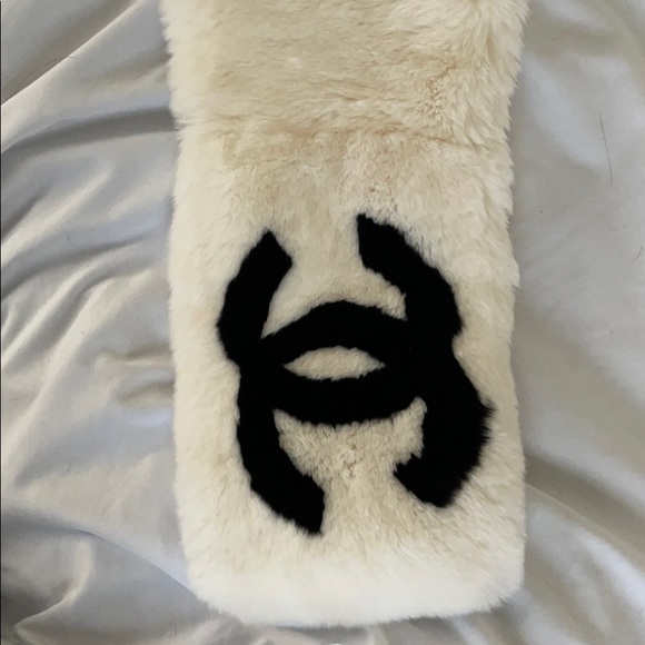 Rare Vintage fur Chanel scarf kylie Jenner white❄️ - Picture 8 of 8
